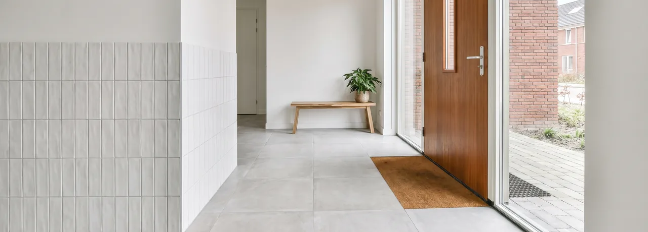Wij zijn Allround Tegelzetters, experts in Keuken tegelwerk horecakeuken. We maken je keuken snel veilig met antislip vloertegels R12 en hygiënische keramische wandtegels. We bouwen&hellip;