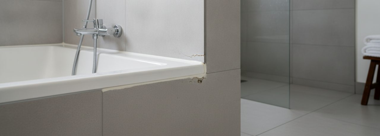Wat zijn kitnaden in je badkamer en waarom zijn ze belangrijk?